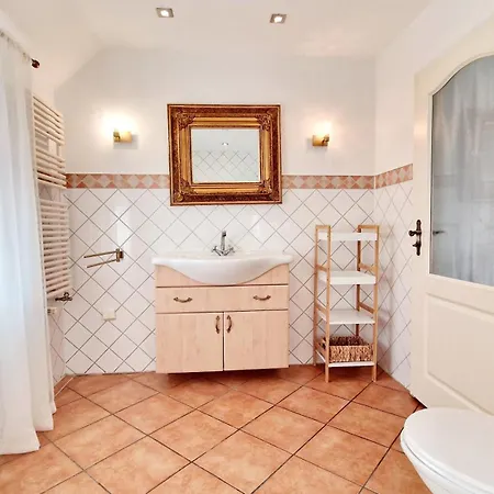 1f Good Connection To Frankfurt City, Fair&airport * Rendel
